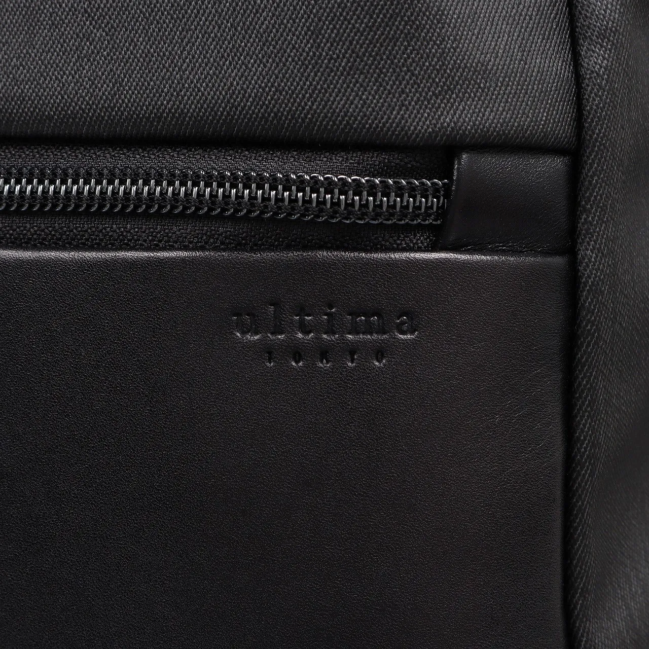 DINO Crossbody Type D